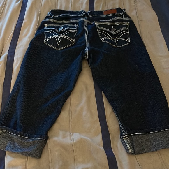 VGS Capris - Picture 4 of 4